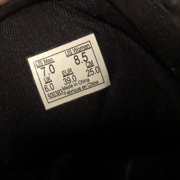 *NEVER WORN* Vans Skate Shoes - Picture 4 of 4